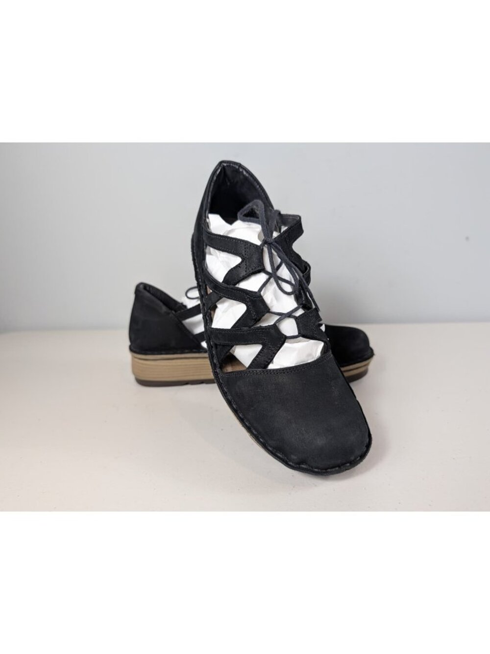 Naot Calathea lace up wedge shoes in black women's size 9